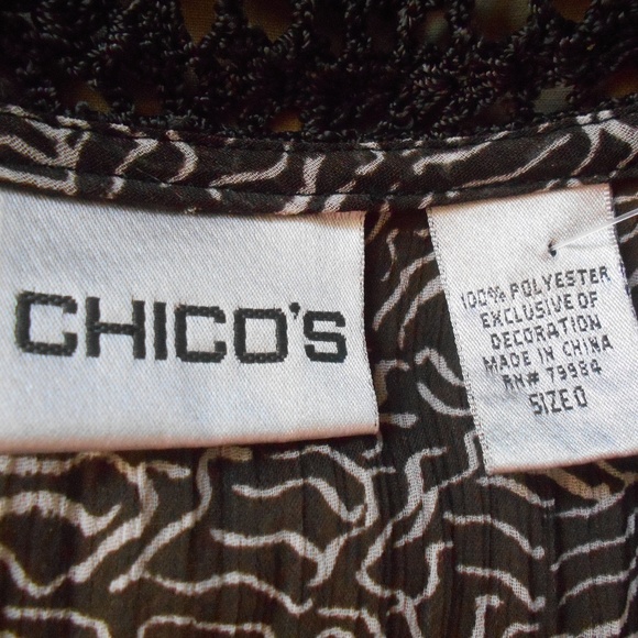 New CHICO'S Crocheted Wrinkle Top Blouse Sz 0/S/M - Picture 3 of 3